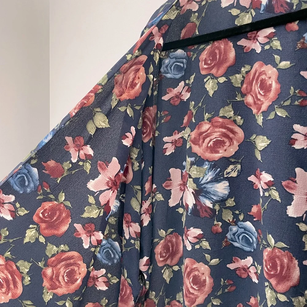 Women’s Navy Floral Robe - Picture 3 of 5